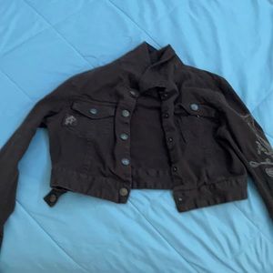 A cute brown jacket !:)